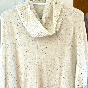Loft, scoopneck, wool sweater